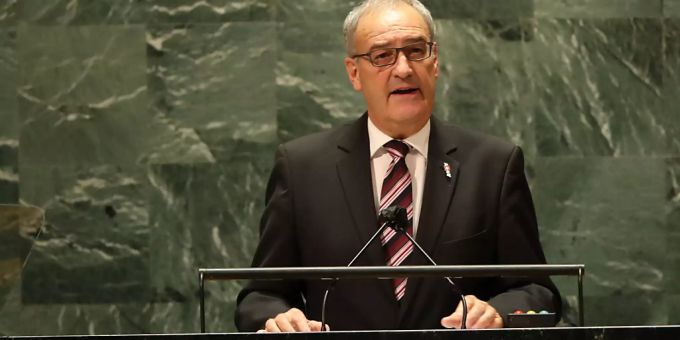 Bundespräsident Guy Parmelin setzt sich für eine nachhaltige Entwicklung in der Landwirtschaft ein. Bundespräsident Guy Parmelin setzt sich für eine nachhaltige Entwicklung in der Landwirtschaft ein.