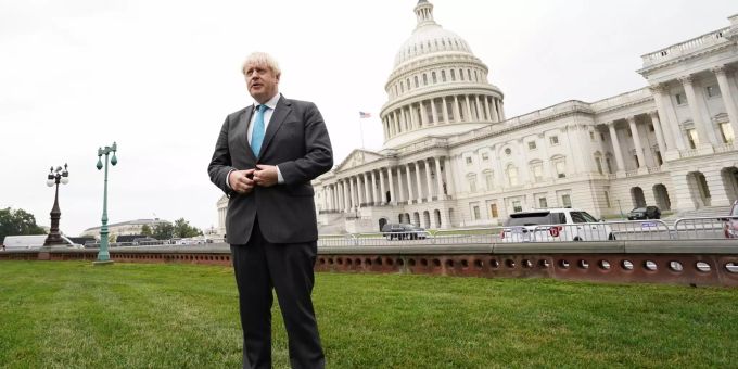 Der britische Premierminister Boris Johnson vor dem Kapitol. boris johnson