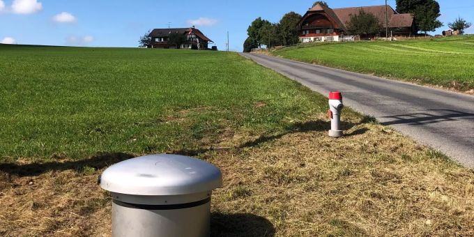 Messschacht bei Gemeindegrenze mit Hydrant