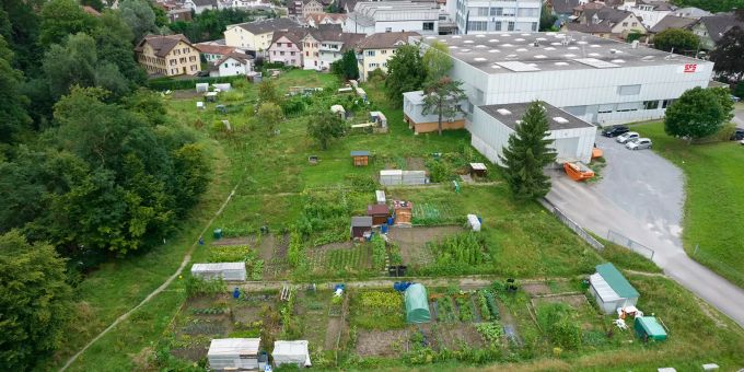 Das für den Wirtschaftsstandort Flawil sehr bedeutende ortsansässige Unternehmen SFS benötigt die beiden Grundstücke zur Erweiterung seines Betriebs.