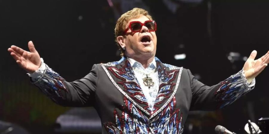 Elton John tritt während seiner Elton John Farewell Yellow Brick Road Tour auf. Foto: Rob Grabowski/Invision/AP/dpa