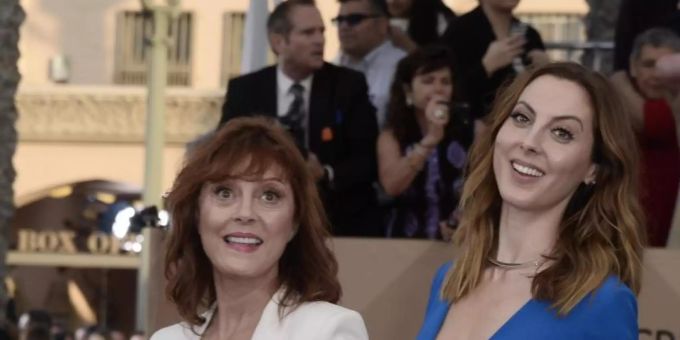Eva Amurri und Susan Sarandon drehen gemeinsam die Serie «Monarch». Foto: Paul Buck/EPA/dpa Eva Amurri und Susan Sarandon drehen gemeinsam die Serie «Monarch». Foto: Paul Buck/EPA/dpa