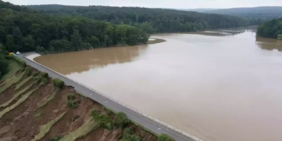 Die Steinbachtalsperre im Westen Deutschlands.