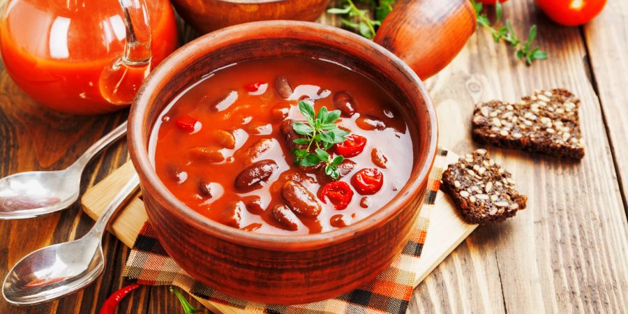 Chilis sorgen für den richtigen Schärfekick in jeder Suppe.