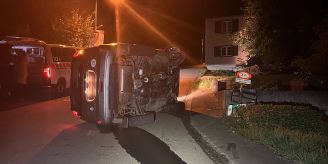 Titterten BL - Besoffene Lenkerin prallt in Mauer