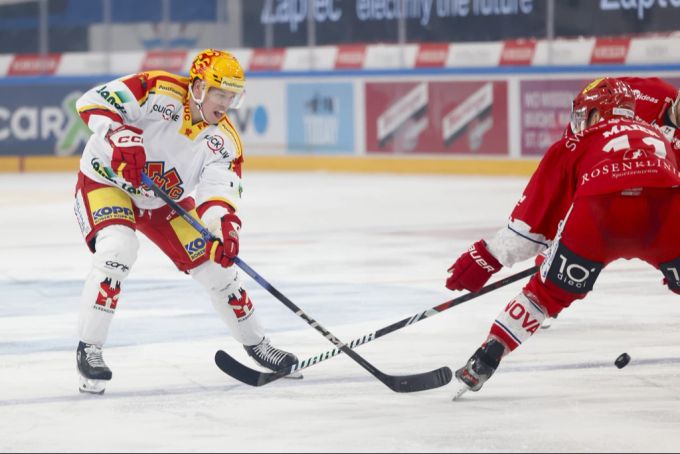 Bei den Bielern (weiss) und den Rapperswilern (rot) läuft es in dieser Saison noch gar nicht. National League
