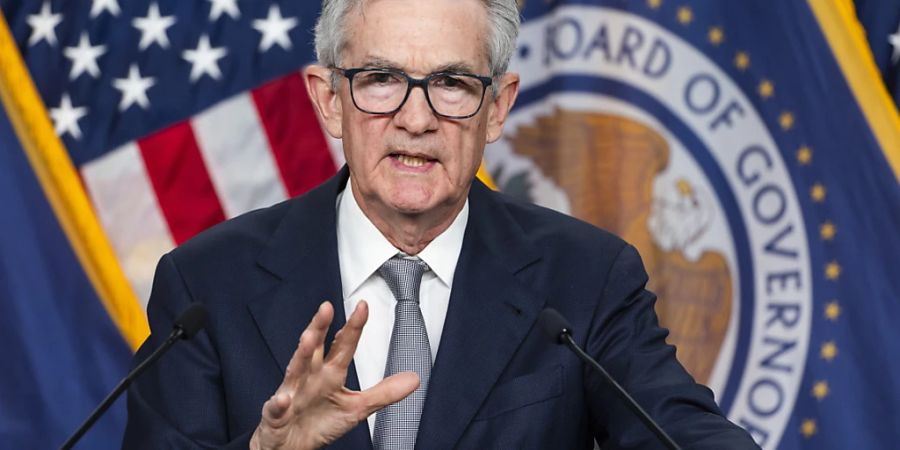 Die US-Notenbank Fed und ihr Präsident Jerome Powell belassen die Leitzinsen an ihrer letzten Sitzung des Jahres unverändert.(Archivbild)