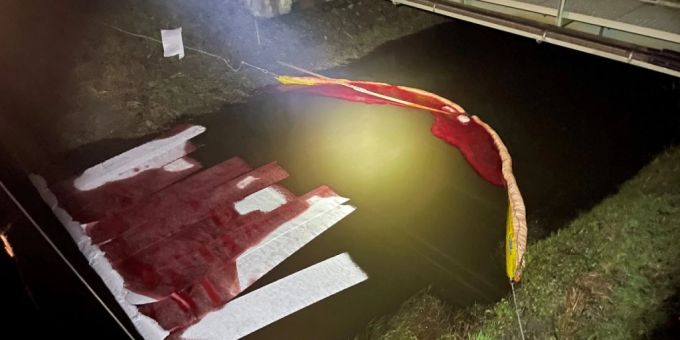 Nach Ölverschmutzung - Broyekanal ist wieder für Schiffe geöffnet