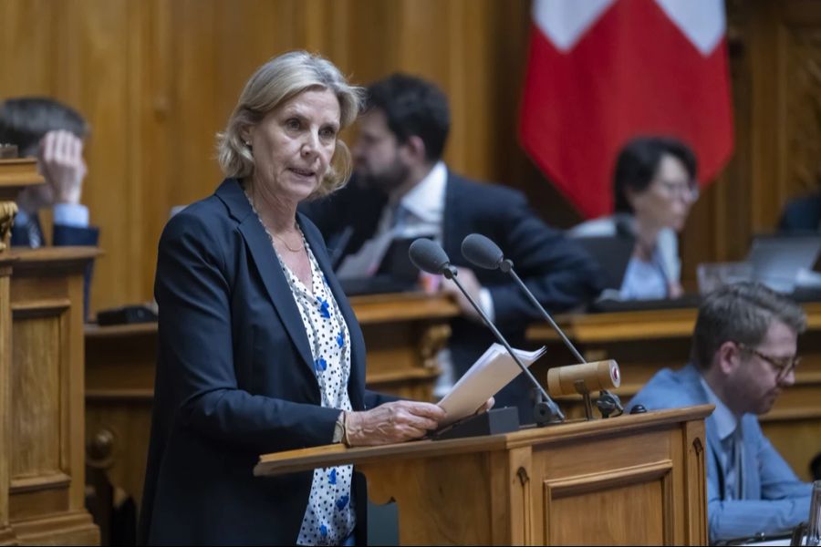 Die liberale Stadtbasler Politikerin Patricia von Falkenstein, die in der FDP-Fraktion im Nationalrat sitzt, gewichtet die Sicherheit der Bevölkerung auch höher als die Demonstrationsfreiheit.