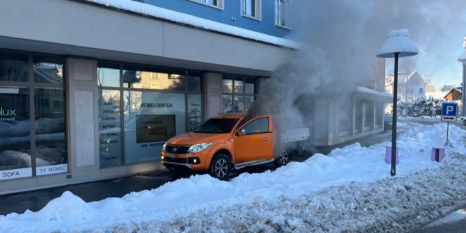 Fahrzeugbrand in Gossau.