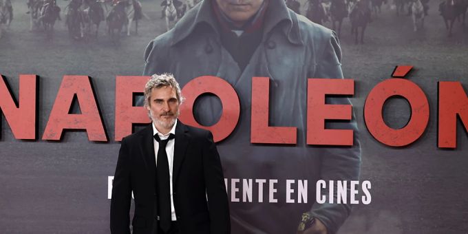 Für den US-Schauspieler Joaquin Phoenix ist sein Beruf mehr als nur ein Broterwerb. Die Schauspielerei sei für ihn «wie ein Bungeesprung oder als würde ich mich von einem Haus herunterstürzen», sagte Phoenix in einem Interview mit den Zeitungen der Funke Mediengruppe. (Archivbild) Für den US-Schauspieler Joaquin Phoenix ist sein Beruf mehr als nur ein Broterwerb. Die Schauspielerei sei für ihn «wie ein Bungeesprung oder als würde ich mich von einem Haus herunterstürzen», sagte Phoenix in einem Interview mit den Zeitungen der Funke Mediengruppe. (Archivbild)