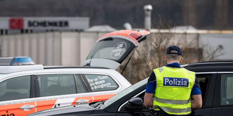 In Grancia TI bei Lugano ist es am späten Freitagabend zu einem tragischen Unfall gekommen. Ein 17-jähriges Mädchen kam dabei ums Leben. Die Tessiner Kantonspolizei hat Ermittlungen aufgenommen. (Symbolbild)