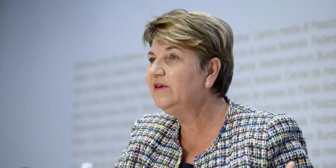 Bundesrätin Viola Amherd an der Pressekonferenz vom 18. November. Coronavirus Viola Amherd Soldaten