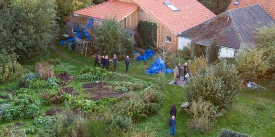 Ermittler auf Bauernhof n Ruinerwold