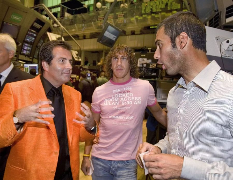 Xavier Sala i Martín (l.) im Bild mit Carles Puyol und Pep Guardiola. Ersterer war einst Leiter des Wirtschaftsrates beim FC Barcelona.