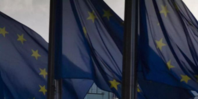 Rauch steigt am Hauptsitz der EU aus einem Schornstein auf: Der Brexit-Deal ist da. Foto: Virginia Mayo/AP/dpa Rauch steigt am Hauptsitz der EU aus einem Schornstein auf: Der Brexit-Deal ist da. Foto: Virginia Mayo/AP/dpa