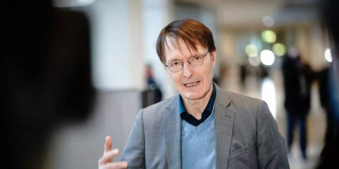 Karl Lauterbach (SPD), Gesundheitspolitiker, spricht im Bundestag. karl lauterbach