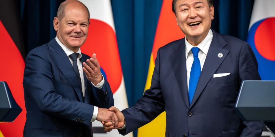 Auf dem Rückweg vom G7-Gipfel in Japan hat Bundeskanzler Olaf Scholz den südkoreanischen Präsidenten Yoon Suk Yeol getroffen.