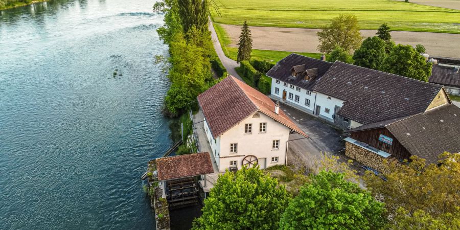 Die Barzmühle am Hochrhein bei Bad Zurzach.