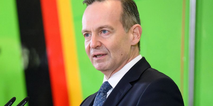 Bundesverkehrsminister Volker Wissing (FDP) hat den Ländern bei seinen Plänen für deutsche Autobahnen eine Frist gesetzt - und könnte ausgebremst werden.