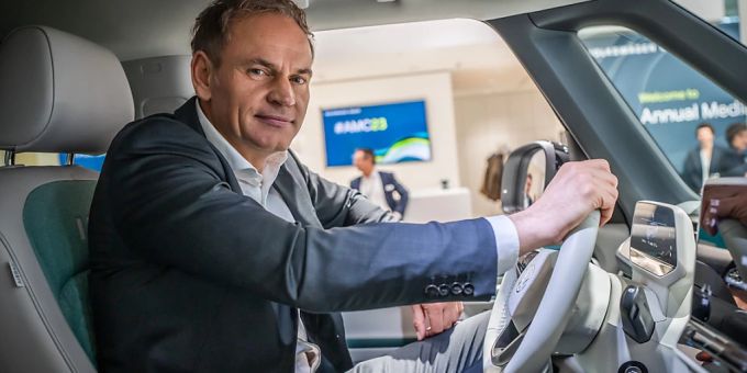 VW-Chef Oliver Blume möchte künftig ein Elektroauto «in der Preisregion um die 20'000 Euro» anbieten. (Archivbild) vw