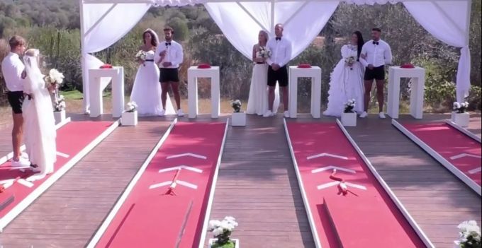 Im Brautkleid geht es heiss zur Sache. love island