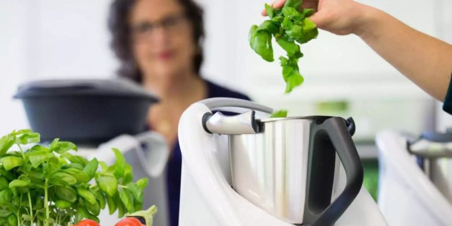 Schlaue Küchenhilfe: Die Thermomix-Geräte sollen die Zubereitung von Speisen erleichtern. Foto: Rolf Vennenbernd/dpa