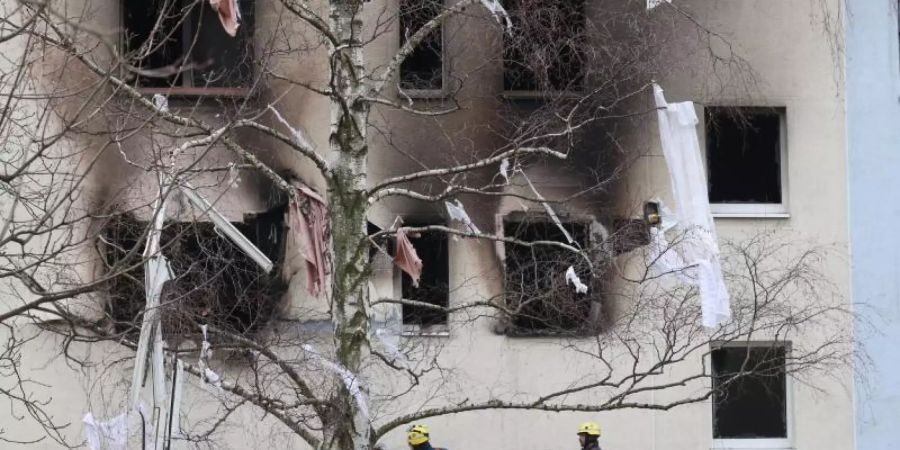 Ob in der betroffenen Wohnung vor der Explosion mit Gas aus Flaschen geheizt wurde und es dabei zu dem Unglück kam, muss noch geklärt werden. Foto: Matthias Bein/dpa-Zentralbild/dpa