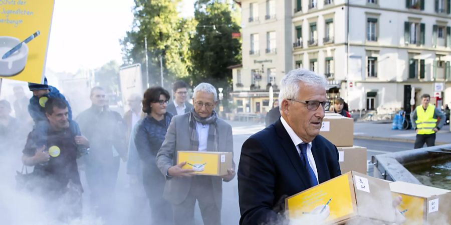 110'000 Unterschriften für den Schutz von Kindern und Jugendlichen vor Tabakwerbung: Der Bundesrat lehnt die Initiative zwar ab, unterstützt deren Ziele aber weitgehend. (Archivbild)