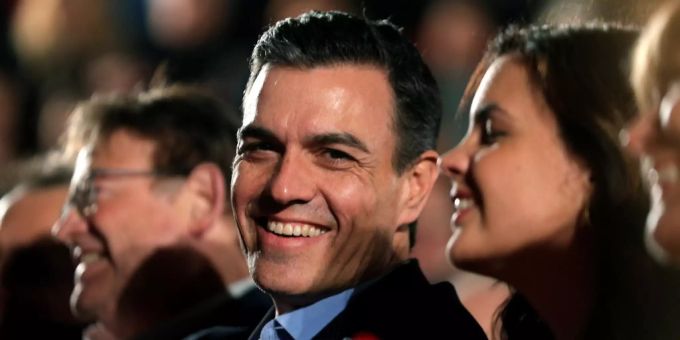 Im April hatte Pedro Sanchez noch gut lachen. pedro sanchez