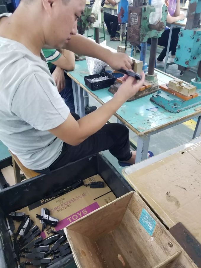 Ein Label für faire Spielsachen gibt es nicht. Fabrik Spielzeug China