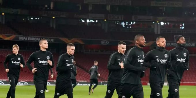 Die Spieler von Eintracht Frankfurt stehen beim FC Arsenal unter Erfolgsdruck. Foto: John Walton/PA Wire/dpa Die Spieler von Eintracht Frankfurt stehen beim FC Arsenal unter Erfolgsdruck. Foto: John Walton/PA Wire/dpa