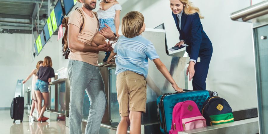 Flughafen, Familie, Einchecken, Gepäck