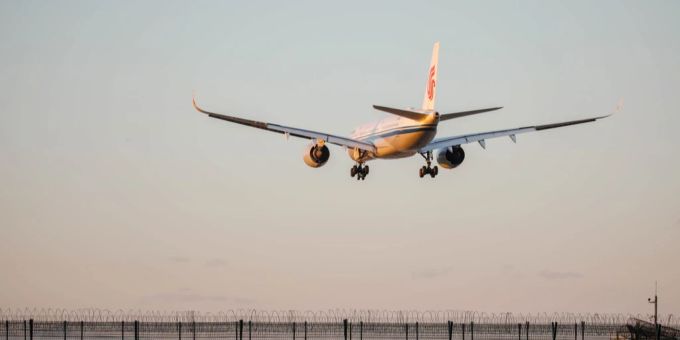 Infos zu Corona - Belgien will Flugzeug-Abwasser aus China untersuchen