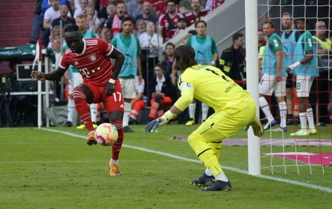 Könnten in München bald Mitspieler sein: Yann Sommer und Sadio Mané. Yann Sommer