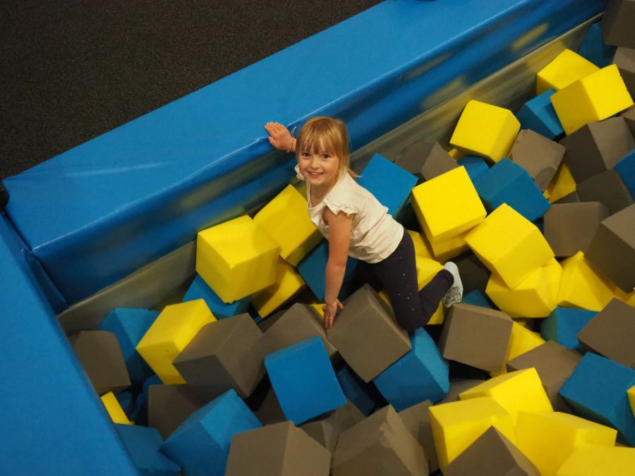 Mädchen im Spielpark