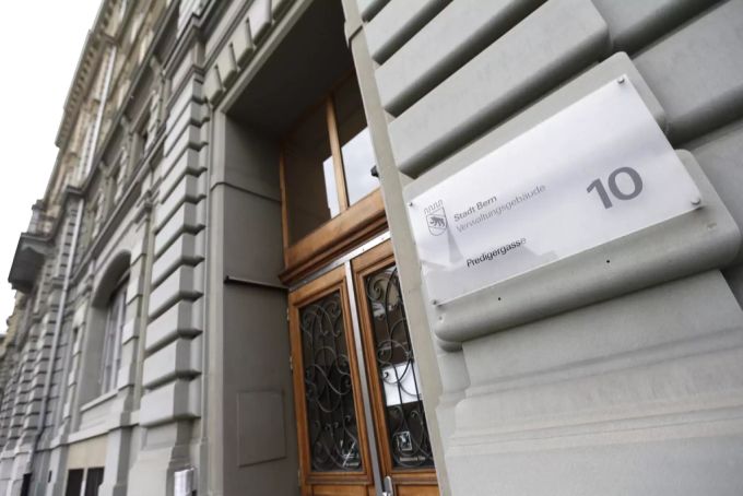 Das Amt für Erwachsenen- und Kindesschutz der Stadt Bern berichtet über eine junge Frau, die aus Lehrstellen-Frust tätlich wurde. (Symbolbild) Gewalt