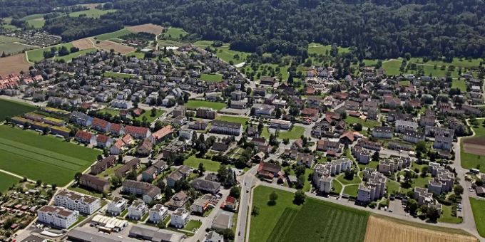 Die Gemeinde Dällikon von oben. Dällikon