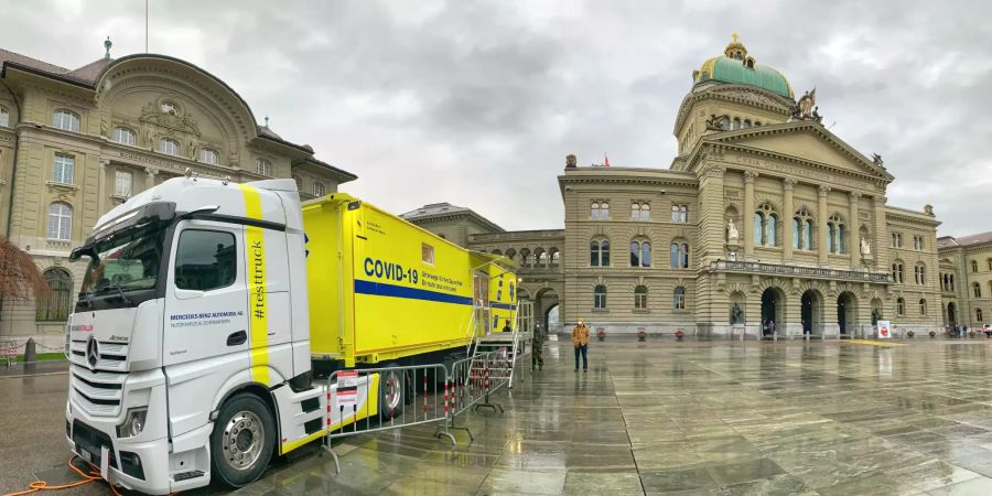Test-Truck Coronavirus Bundesplatz