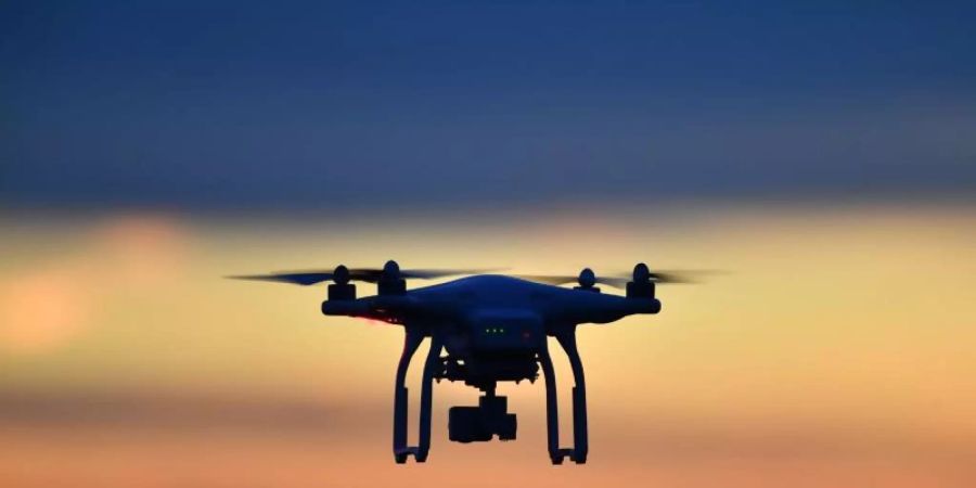 Auch Hobby- und Drohnenpiloten müssen seit Beginn des Jahres 2021 in EU-Staaten einen sogenannten EU-Kompetenznachweis vorweisen. Foto: Felix Kästle/dpa