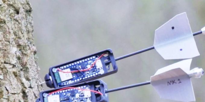 Die Flugroboter können mit Sensoren bestückte Pfeile selbst bei dichtem Waldbestand platzieren. Die Flugroboter können mit Sensoren bestückte Pfeile selbst bei dichtem Waldbestand platzieren.