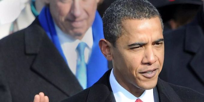 Barack Obama leistet am 20. Januar 2009 den Amtseid als Präsident der USA. Foto: epa Matthew Cavanaugh/epa/dpa Barack Obama leistet am 20. Januar 2009 den Amtseid als Präsident der USA. Foto: epa Matthew Cavanaugh/epa/dpa