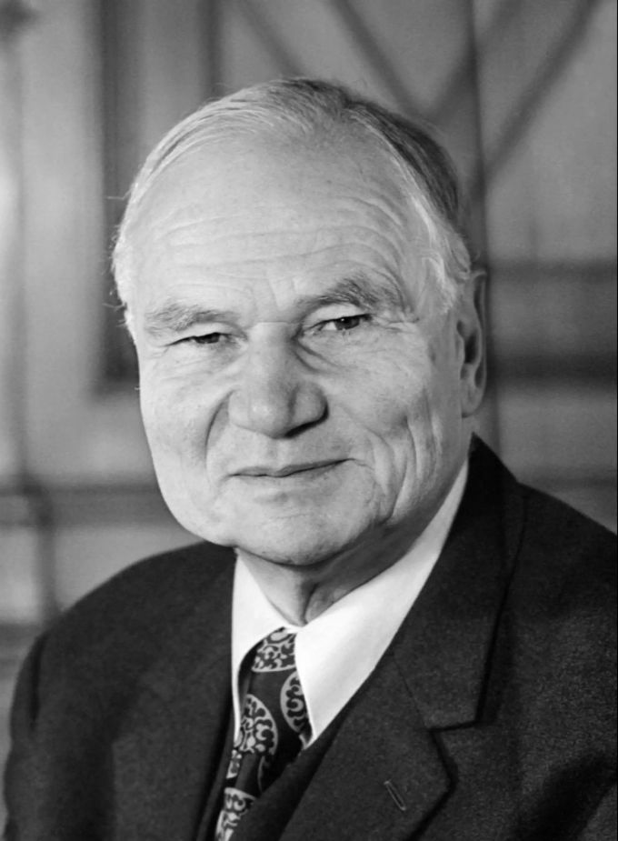 Willy Sauser war von 1956 bis 1978 Nationalrat für die EVP. Willy Sauser EVP