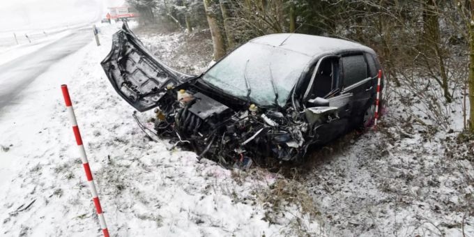 Winterchaos - Schneefälle sorgen für Unfälle, Staus und ÖV-Störungen