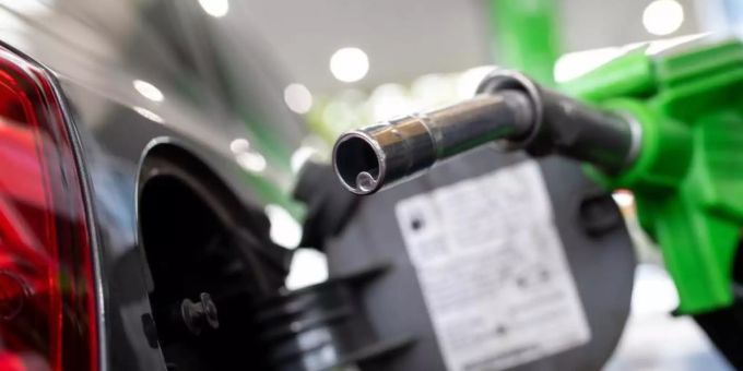 Tanken ist dieses Jahr spürbar teurer geworden. (Archiv) tanken