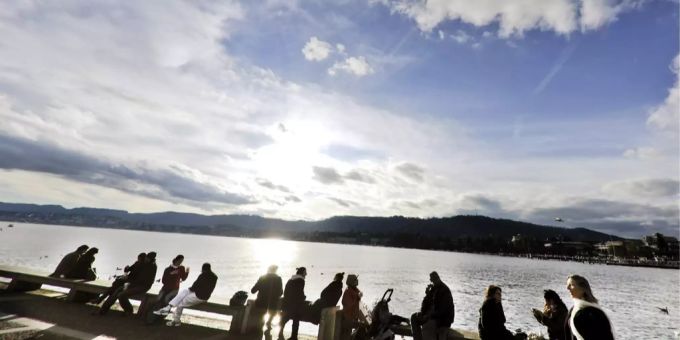 Wetter: Die Sonne setzt sich ab Wochenmitte gegen die Wolken durch. (Archivbild aus Zürich) Wetter