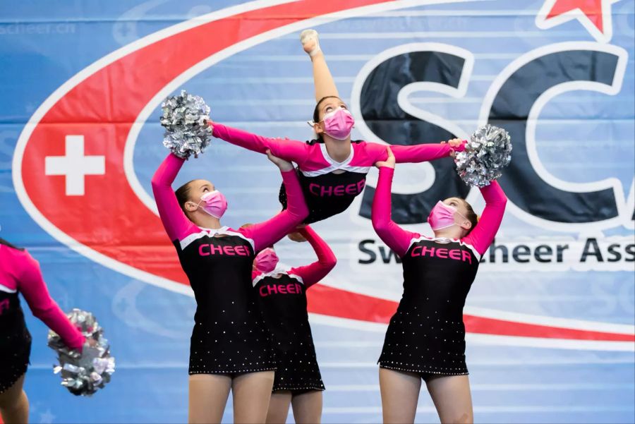 Pink Ladies Cheer Uster