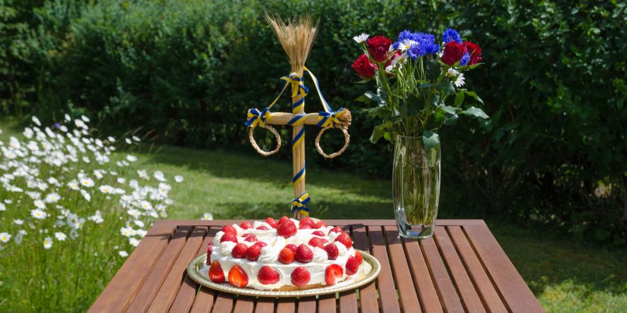 Erdbeerkuchen Sommerwiese.