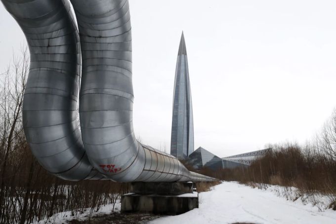 Auch ein Unternehmen der Gazprom-Gruppe steht auf der erweiterten Sanktionsliste. (Symbolbild) Gazprom Russland St. Petersbeurg