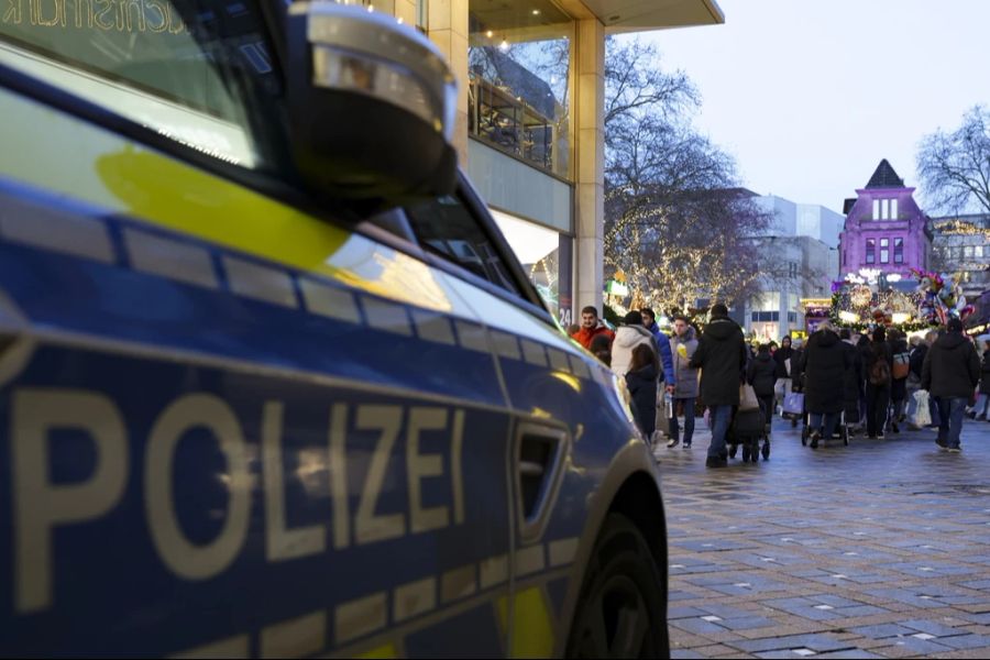 Nach dem Anschlag auf den Magdeburger Weihnachtsmarkt wurde Anzeige gegen Polizei und Stattverwaltung erstattet. (Symbolbild)